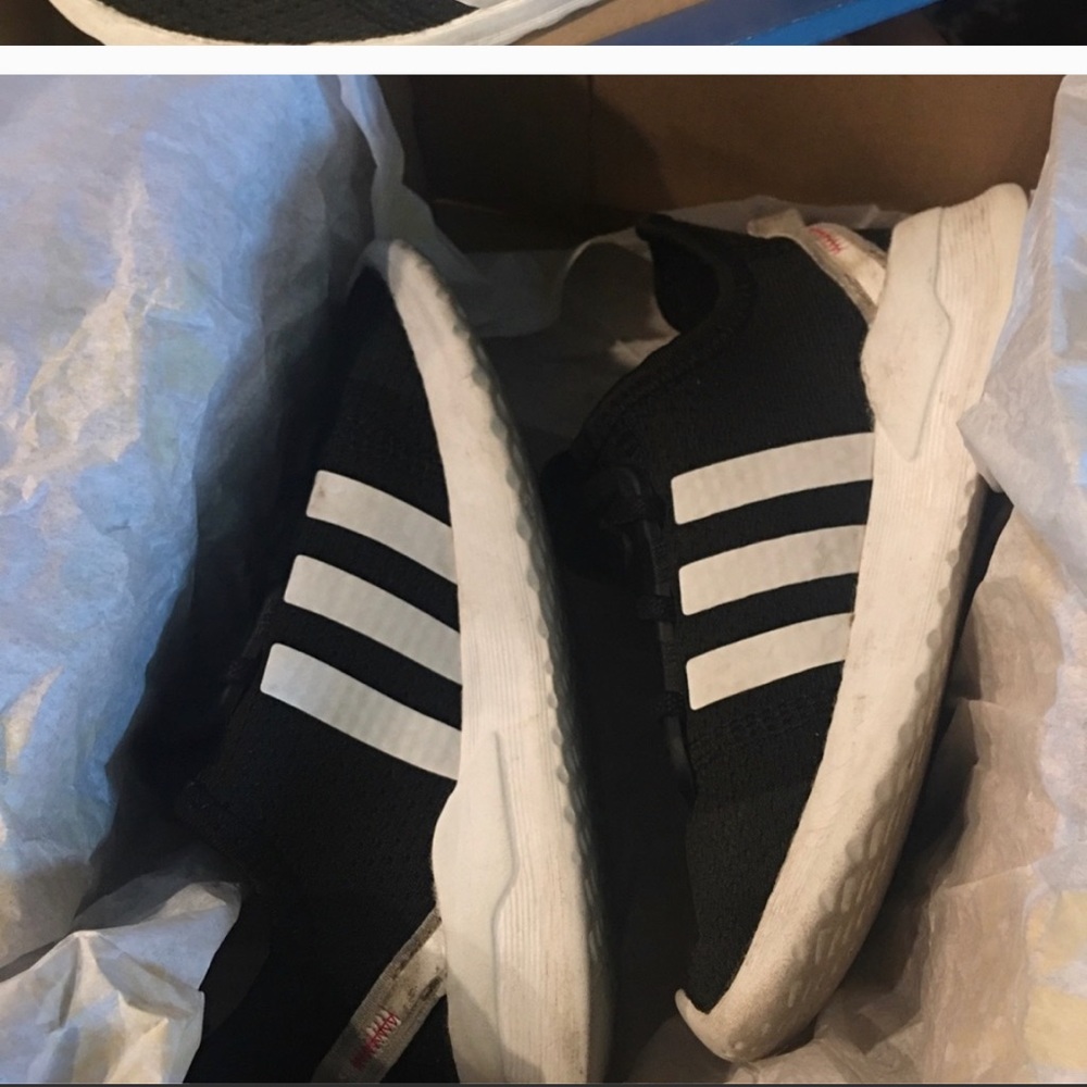 Toddler Adidas running shoes size 9K